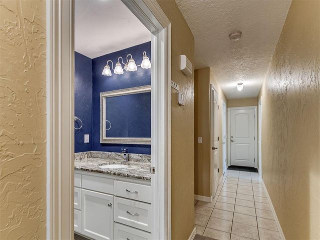 1513 E Main Street, Moore, OK 73160