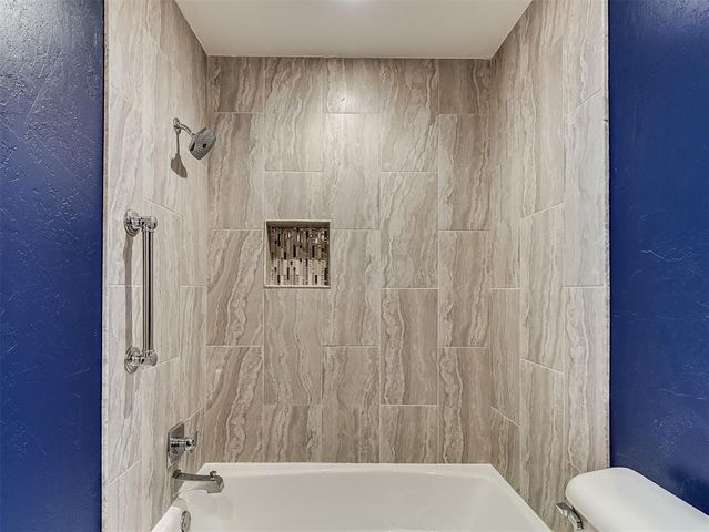 1513 E Main Street, Moore, OK 73160