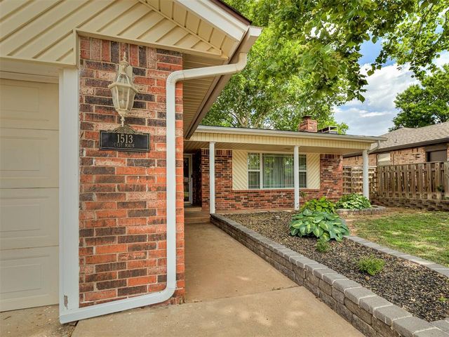 1513 E Main Street, Moore, OK 73160
