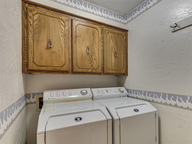 1513 E Main Street, Moore, OK 73160