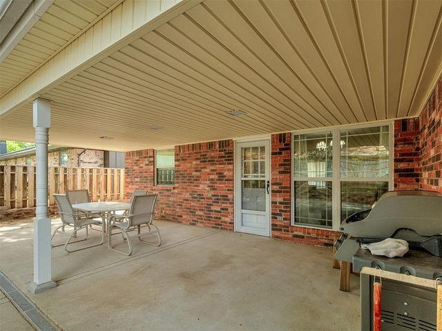 1513 E Main Street, Moore, OK 73160