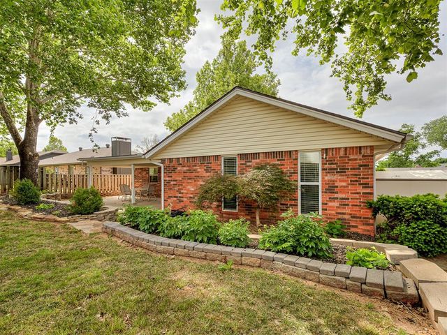 1513 E Main Street, Moore, OK 73160