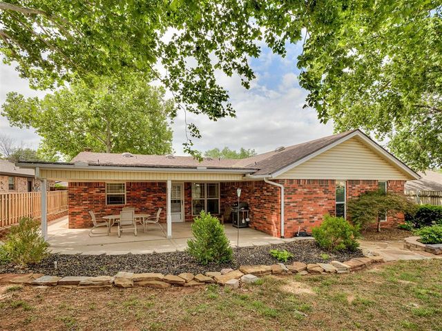 1513 E Main Street, Moore, OK 73160