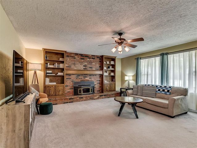 1513 E Main Street, Moore, OK 73160