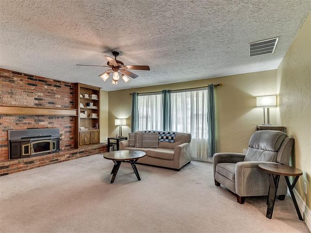 1513 E Main Street, Moore, OK 73160