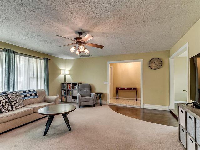 1513 E Main Street, Moore, OK 73160