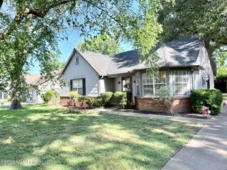 708 Woodsmoke Drive, Southaven, MS 38671