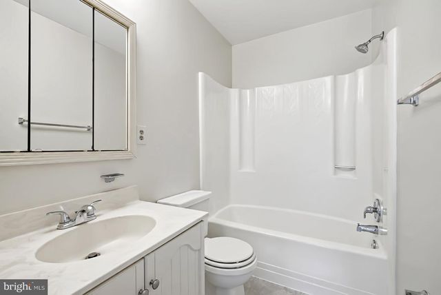 10851 OAK GREEN CT, Burke, VA 22015