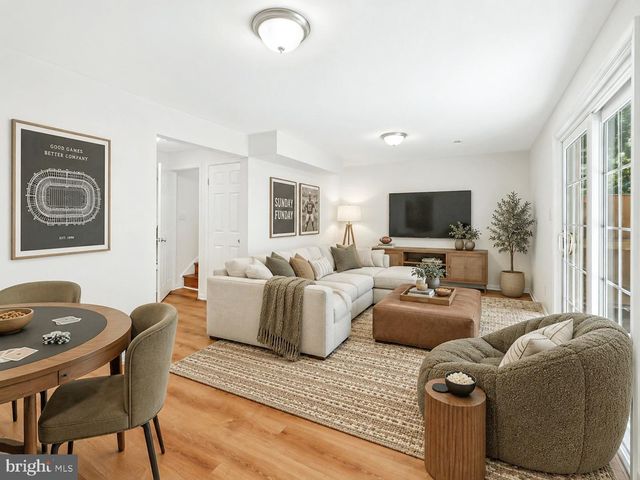 10851 OAK GREEN CT, Burke, VA 22015