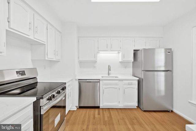 10851 OAK GREEN CT, Burke, VA 22015