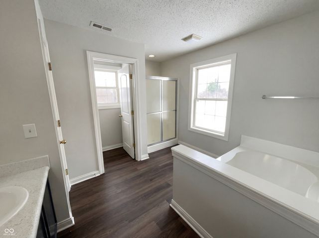 9445 Treyburn Lakes Drive, Indianapolis, IN 46229