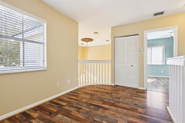 2142 NW 77th Ter, Pembroke Pines, FL 33024