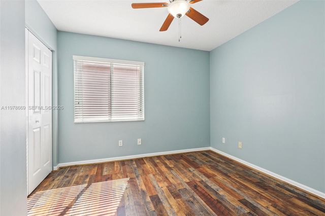 2142 NW 77th Ter, Pembroke Pines, FL 33024