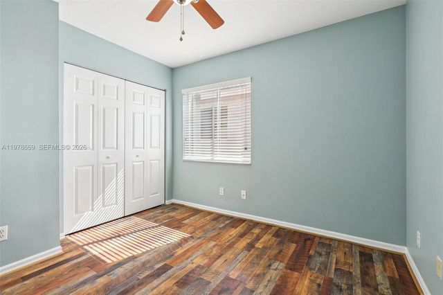 2142 NW 77th Ter, Pembroke Pines, FL 33024