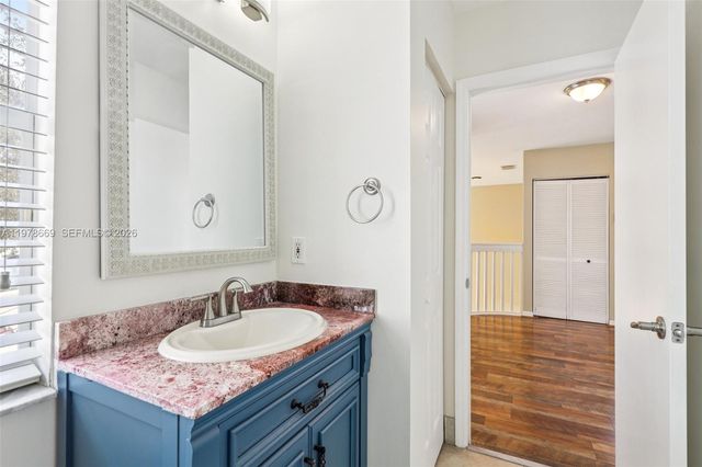 2142 NW 77th Ter, Pembroke Pines, FL 33024