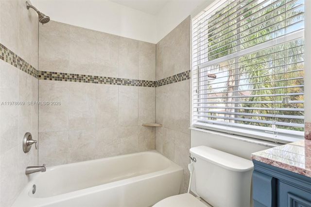 2142 NW 77th Ter, Pembroke Pines, FL 33024