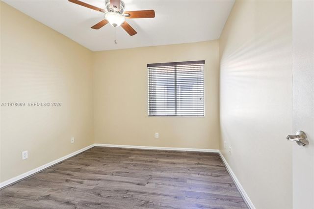 2142 NW 77th Ter, Pembroke Pines, FL 33024