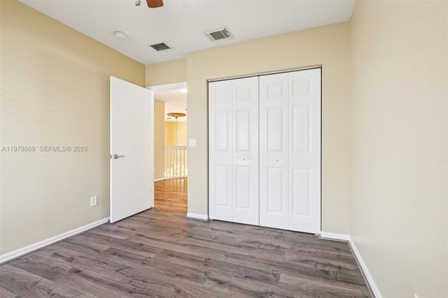 2142 NW 77th Ter, Pembroke Pines, FL 33024