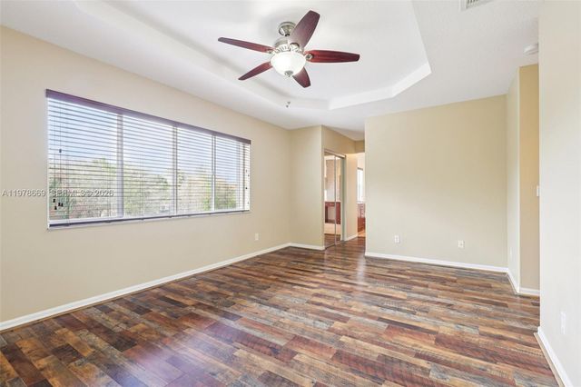 2142 NW 77th Ter, Pembroke Pines, FL 33024