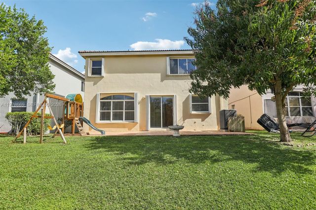 2142 NW 77th Ter, Pembroke Pines, FL 33024