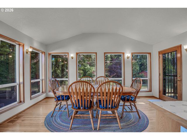 4892 Se FIELDCREST Dr, Milwaukie, OR 97222