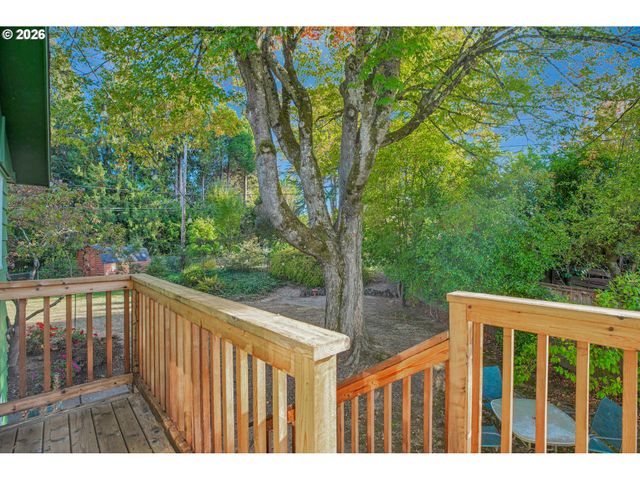 4892 Se FIELDCREST Dr, Milwaukie, OR 97222
