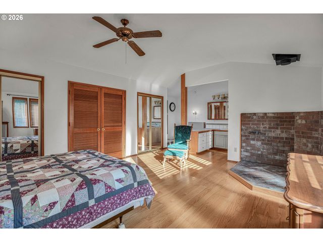 4892 Se FIELDCREST Dr, Milwaukie, OR 97222