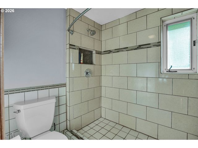 4892 Se FIELDCREST Dr, Milwaukie, OR 97222