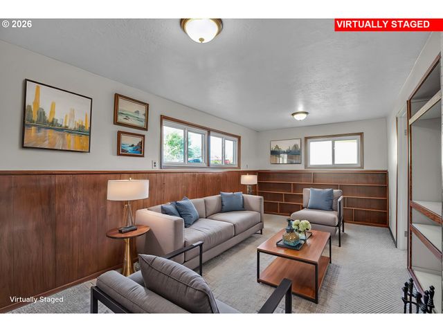 4892 Se FIELDCREST Dr, Milwaukie, OR 97222