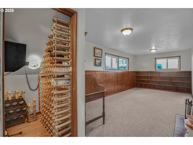 4892 Se FIELDCREST Dr, Milwaukie, OR 97222