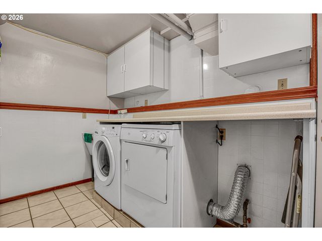 4892 Se FIELDCREST Dr, Milwaukie, OR 97222