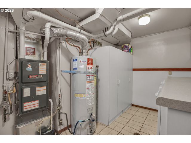 4892 Se FIELDCREST Dr, Milwaukie, OR 97222