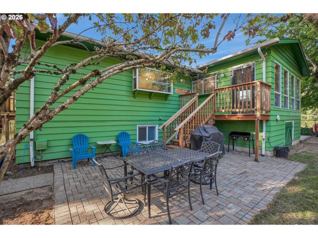 4892 Se FIELDCREST Dr, Milwaukie, OR 97222