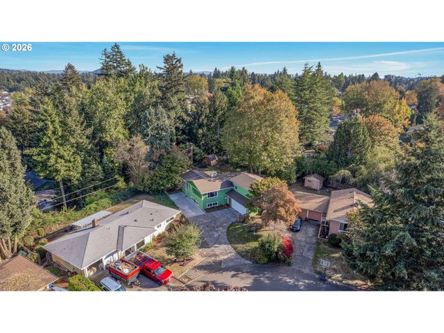 4892 Se FIELDCREST Dr, Milwaukie, OR 97222