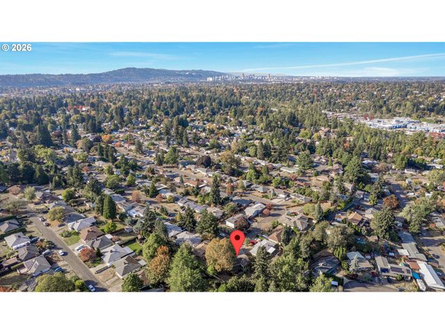 4892 Se FIELDCREST Dr, Milwaukie, OR 97222