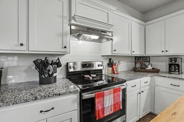 319 W Bass Avenue, Yukon, OK 73099