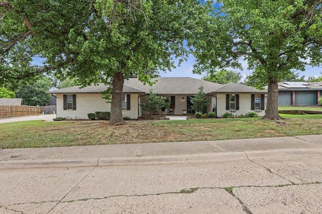 319 W Bass Avenue, Yukon, OK 73099