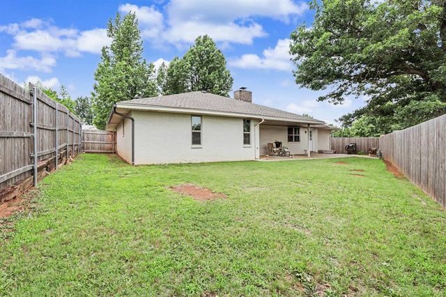 319 W Bass Avenue, Yukon, OK 73099
