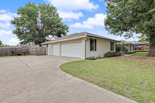 319 W Bass Avenue, Yukon, OK 73099