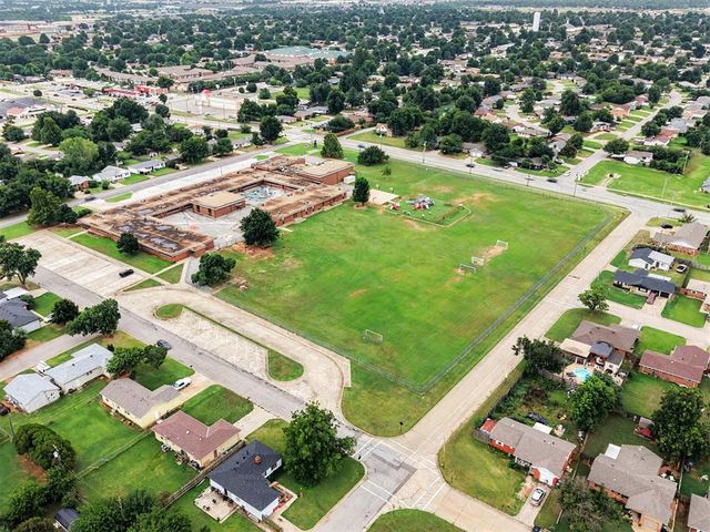 319 W Bass Avenue, Yukon, OK 73099