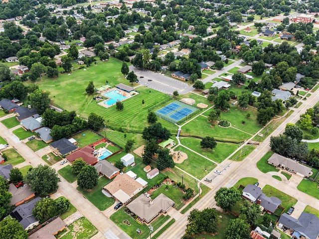 319 W Bass Avenue, Yukon, OK 73099