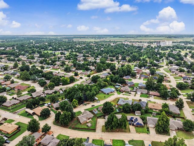 319 W Bass Avenue, Yukon, OK 73099