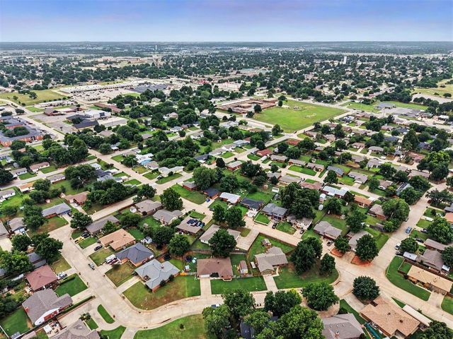 319 W Bass Avenue, Yukon, OK 73099