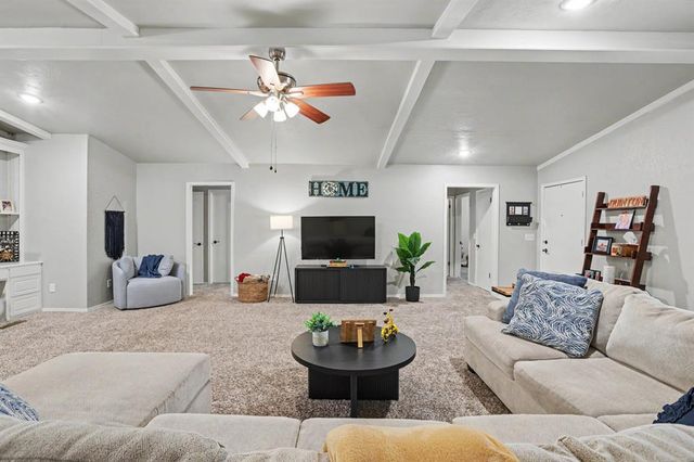 319 W Bass Avenue, Yukon, OK 73099