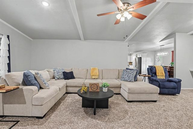 319 W Bass Avenue, Yukon, OK 73099