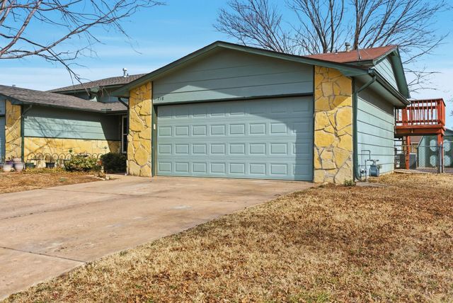 718 N Sumac Rd, Derby, KS 67037