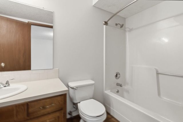 718 N Sumac Rd, Derby, KS 67037