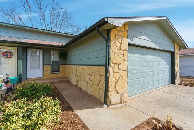 718 N Sumac Rd, Derby, KS 67037