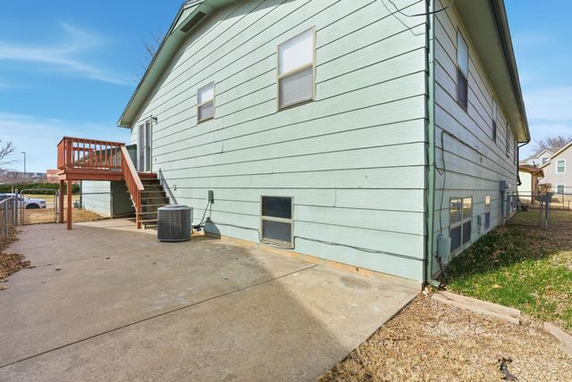 718 N Sumac Rd, Derby, KS 67037