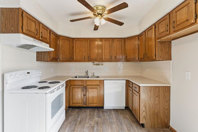 718 N Sumac Rd, Derby, KS 67037